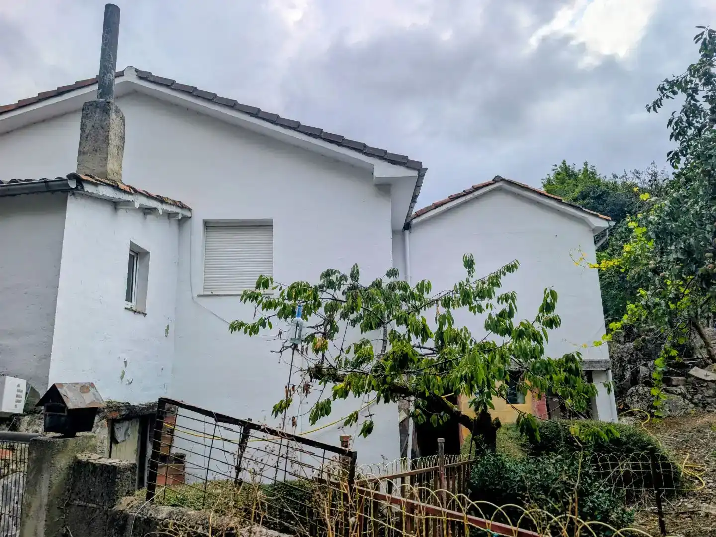 Vista exterior de Casa o xalet en venda en Teverga amb Balcó