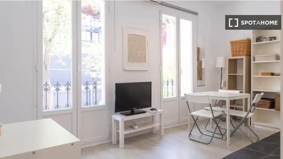 Flat with terrace to rent in Centro