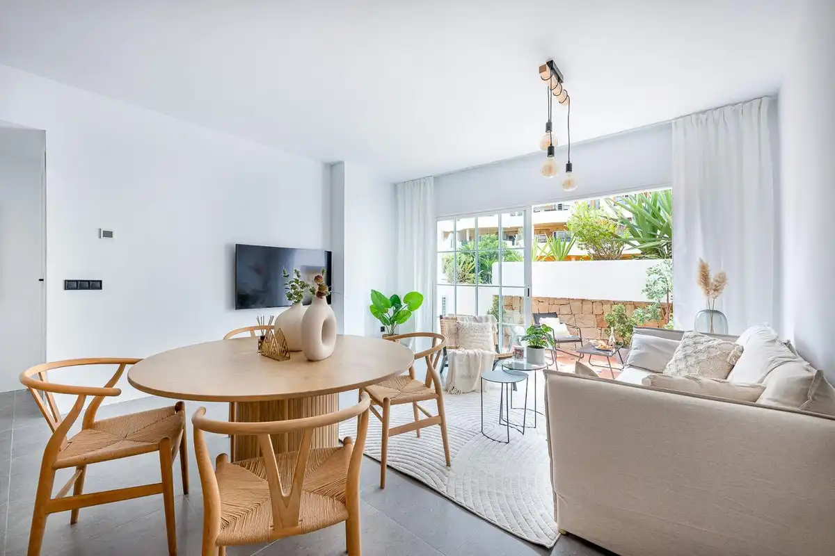 Living room of Flat for rent in Marbella  with Air Conditioner, Heating and Terrace