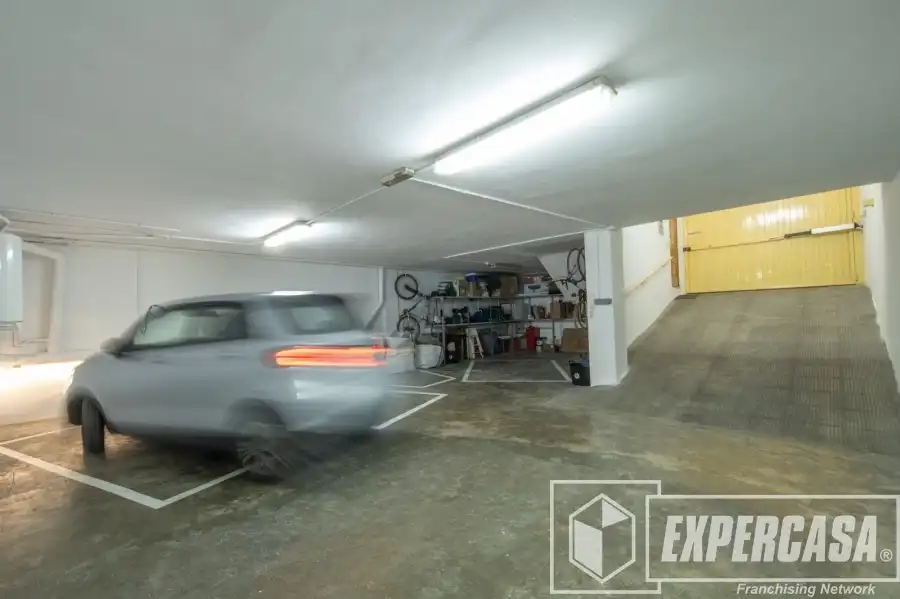 Aparcament de Casa o xalet en venda en Alaquàs amb Aire condicionat, Terrassa i Piscina