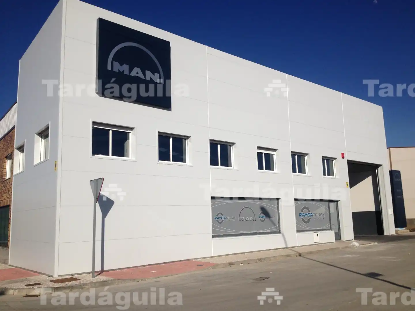 Industrial building for sale in Villares de la Reina, imagen 13