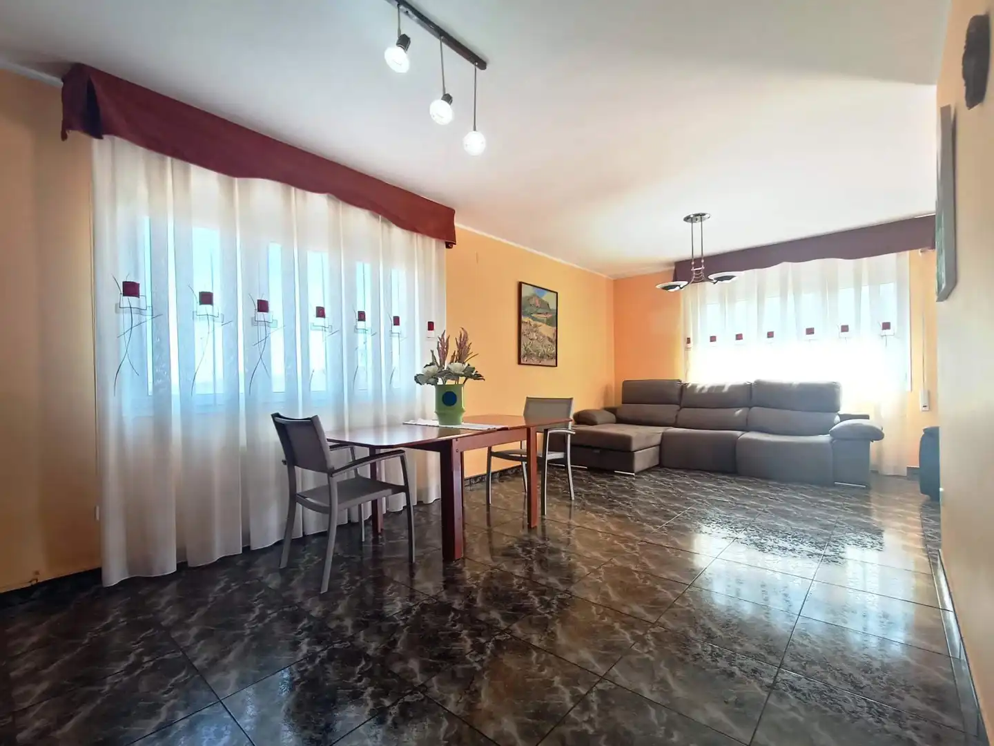 Sala de estar de Casa o chalet en venta en Olèrdola con Aire acondicionado, Calefacción y Jardín privado