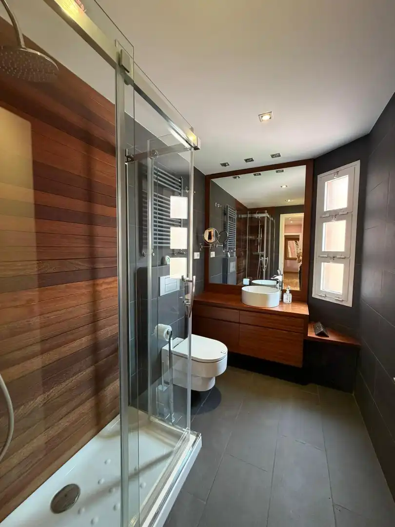 Baño de Piso de alquiler en Madrid con Aire acondicionado, Calefacción y Parquet