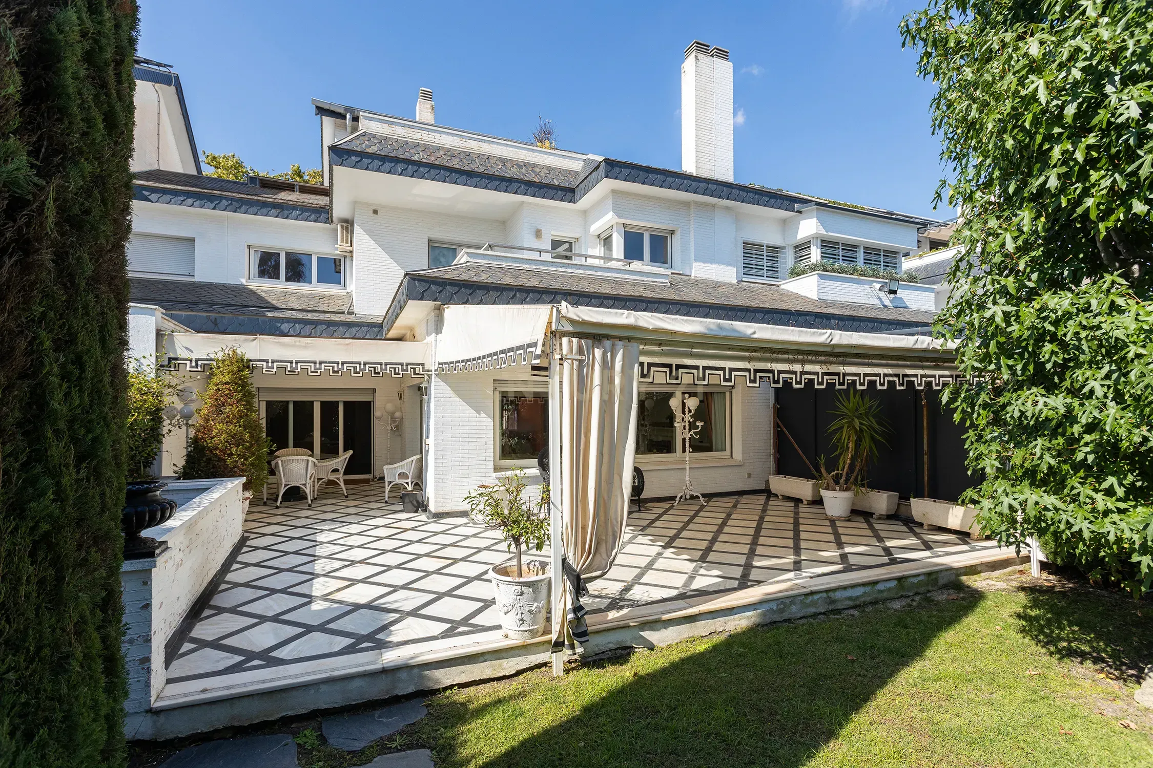 Garden of House or chalet for sale in  Barcelona Capital  with Air Conditioner, Private garden and Swimming Pool