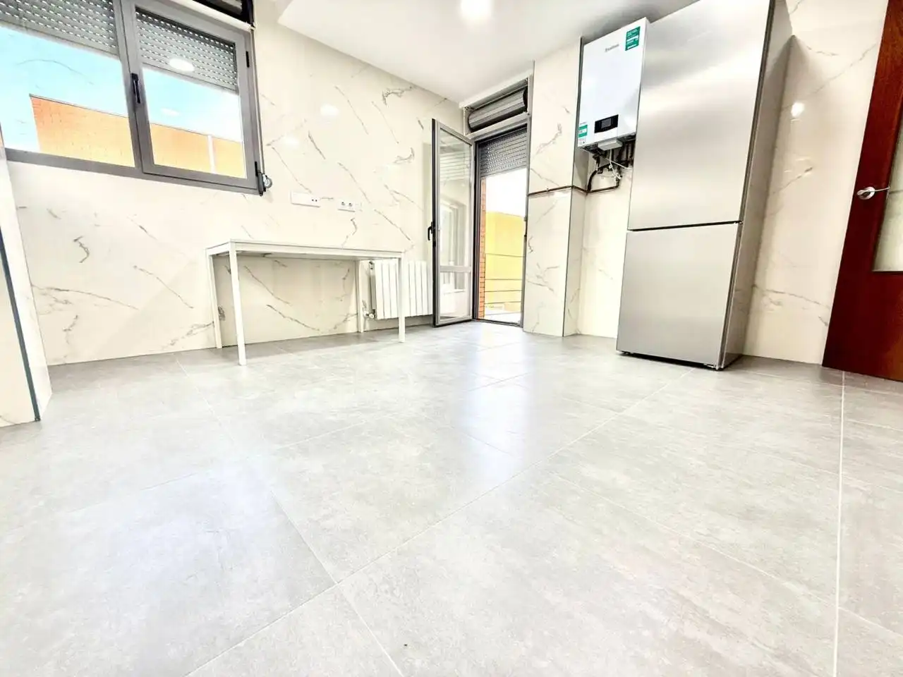 Casa adosada en venta en Bargas con Calefacción, Jardín privado y Alarma