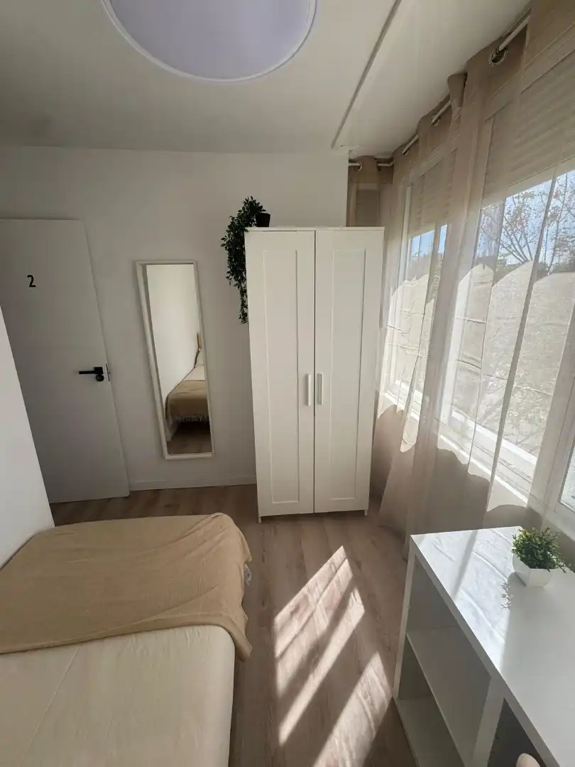 Schlafzimmer von Wohnung zum Verkauf in Sevilla mit Klimaanlage, Möbliert und Ofen
