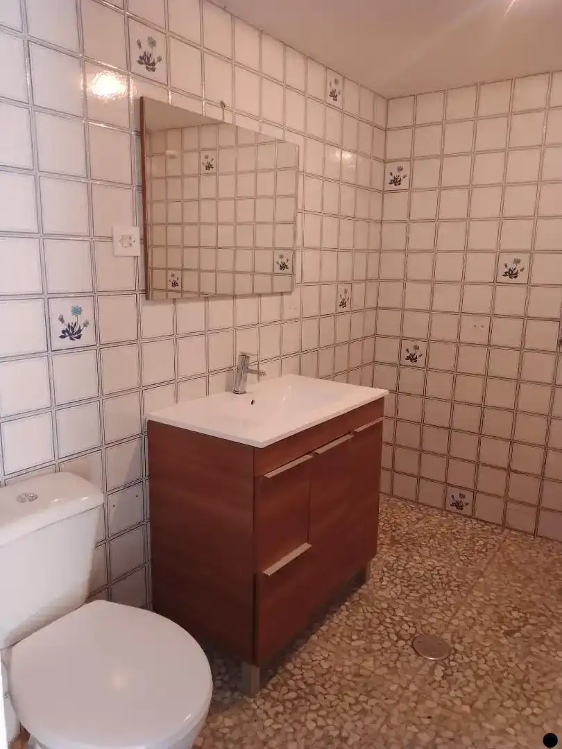 Baño de Casa adosada en venta en Bimenes con Jardín privado