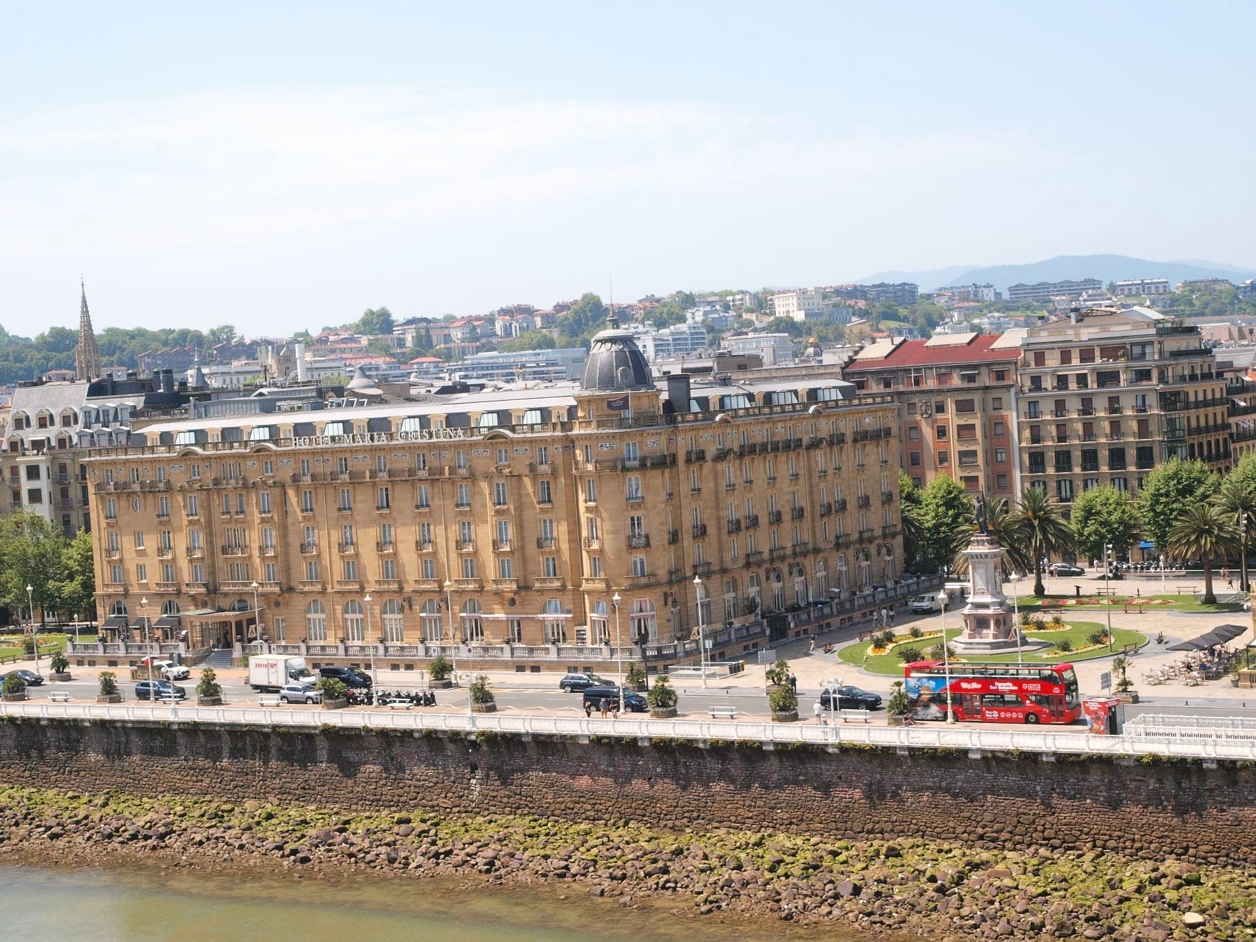 Vista exterior de Pis de lloguer en Donostia - San Sebastián  amb Calefacció, Parquet i Moblat