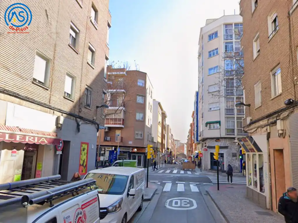 Flat for rent in Calle de Martínez Vargas, 2, Barrio Torrero