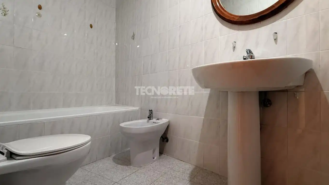 Baño de Piso en venta en Guadalajara con Calefacción, Parquet y Terraza