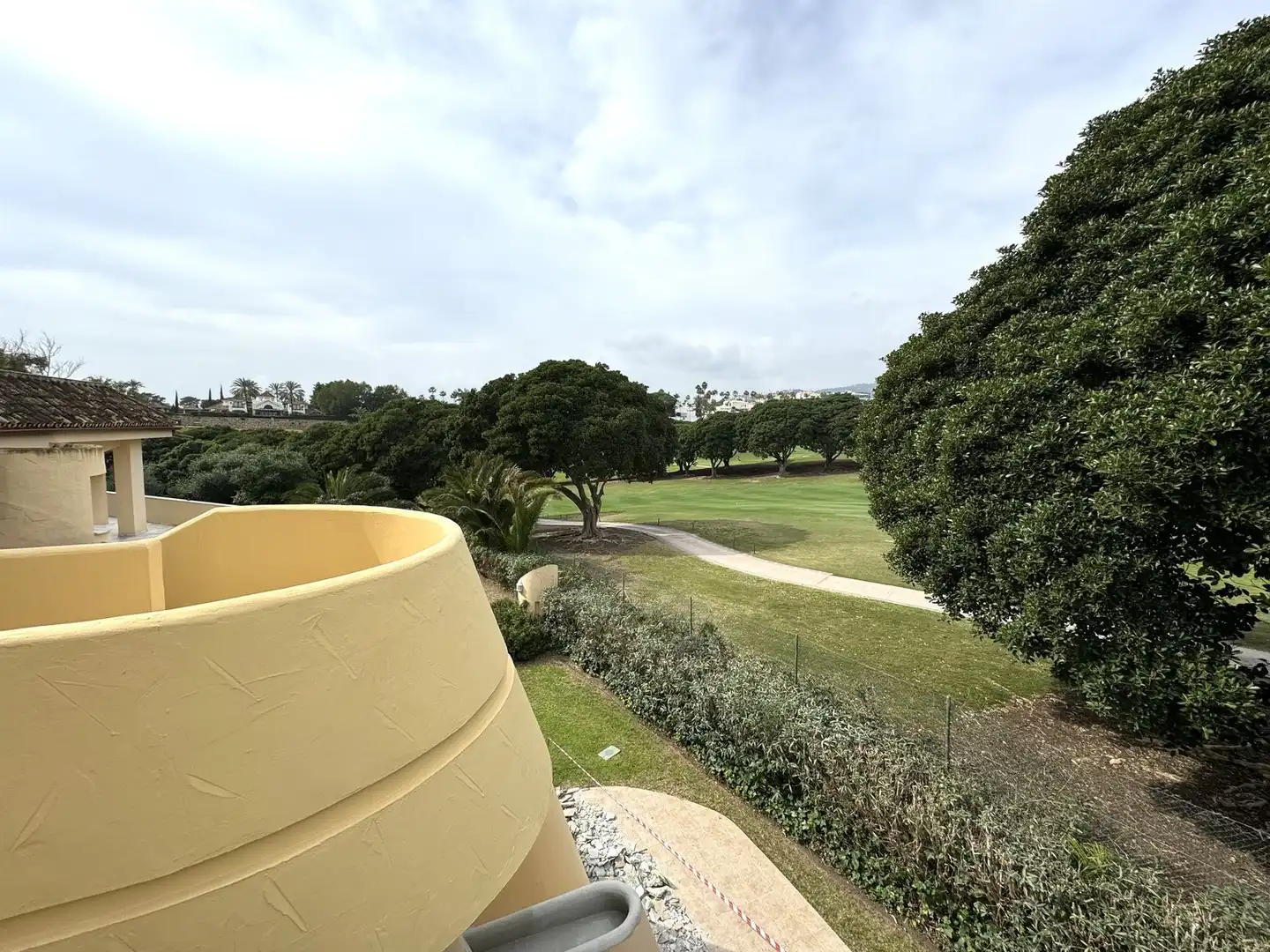 Vista exterior de Dúplex en venta en Marbella con Aire acondicionado, Terraza y Amueblado