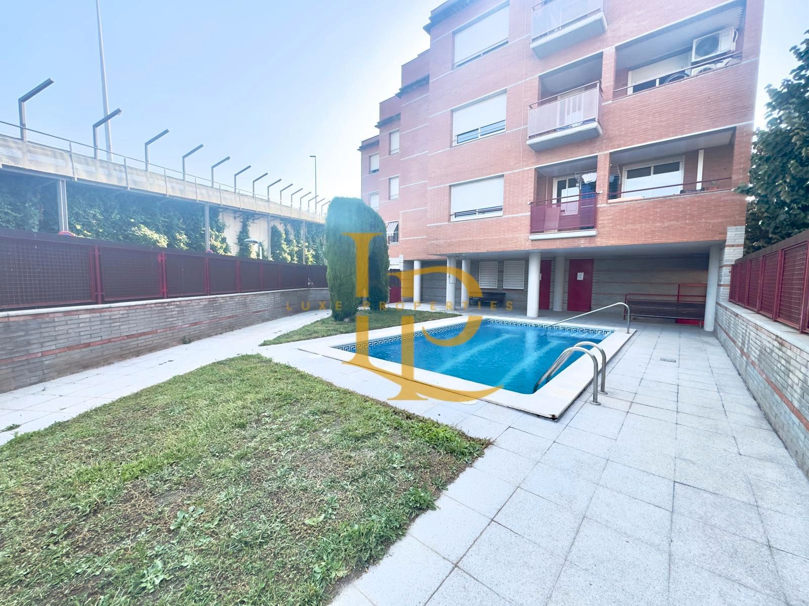 Schwimmbecken von Wohnung zum verkauf in Sant Andreu de la Barca mit Klimaanlage, Heizung und Balkon