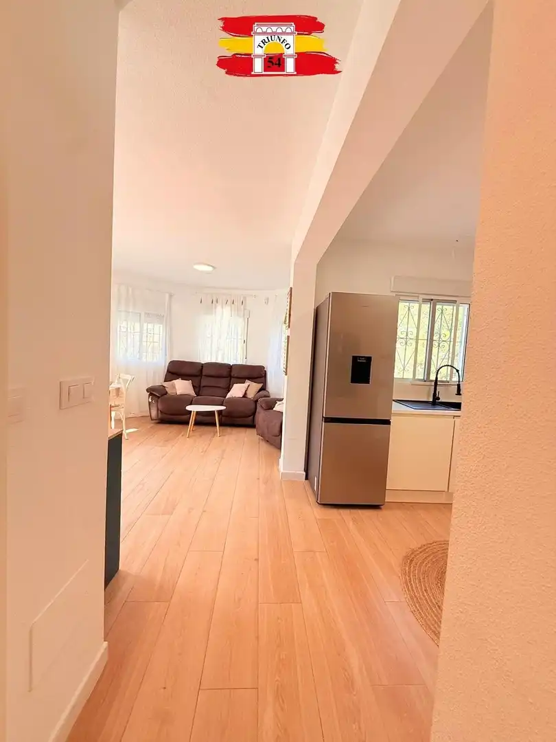 Wohnzimmer von Haus oder Chalet zum Verkauf in Pilar de la Horadada mit Klimaanlage, Privatgarten und Schwimmbad