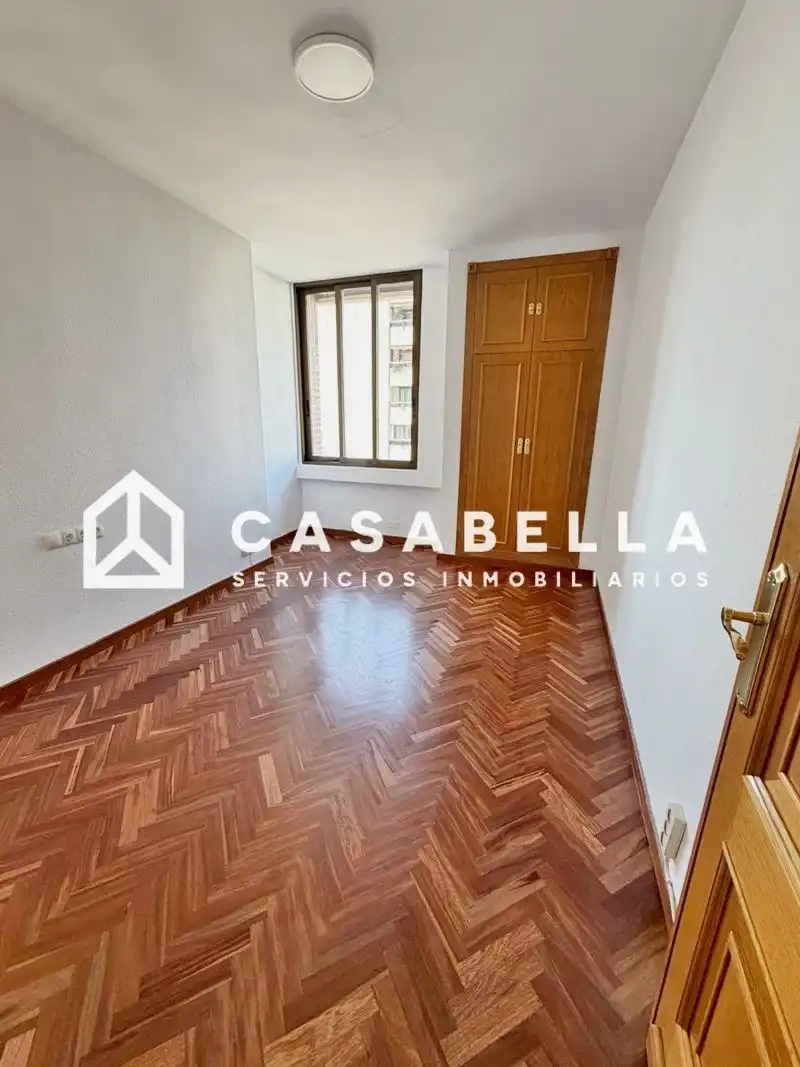 Habitación de Piso de alquiler en Valencia con Aire acondicionado, Calefacción y Trastero
