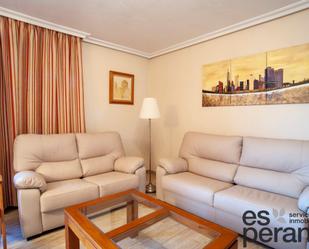 Living room of Flat to rent in  Murcia Capital  with Air Conditioner, Heating and Storage room