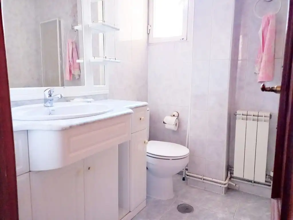 Baño de Piso en venta en Madrid con Aire acondicionado, Amueblado y Horno