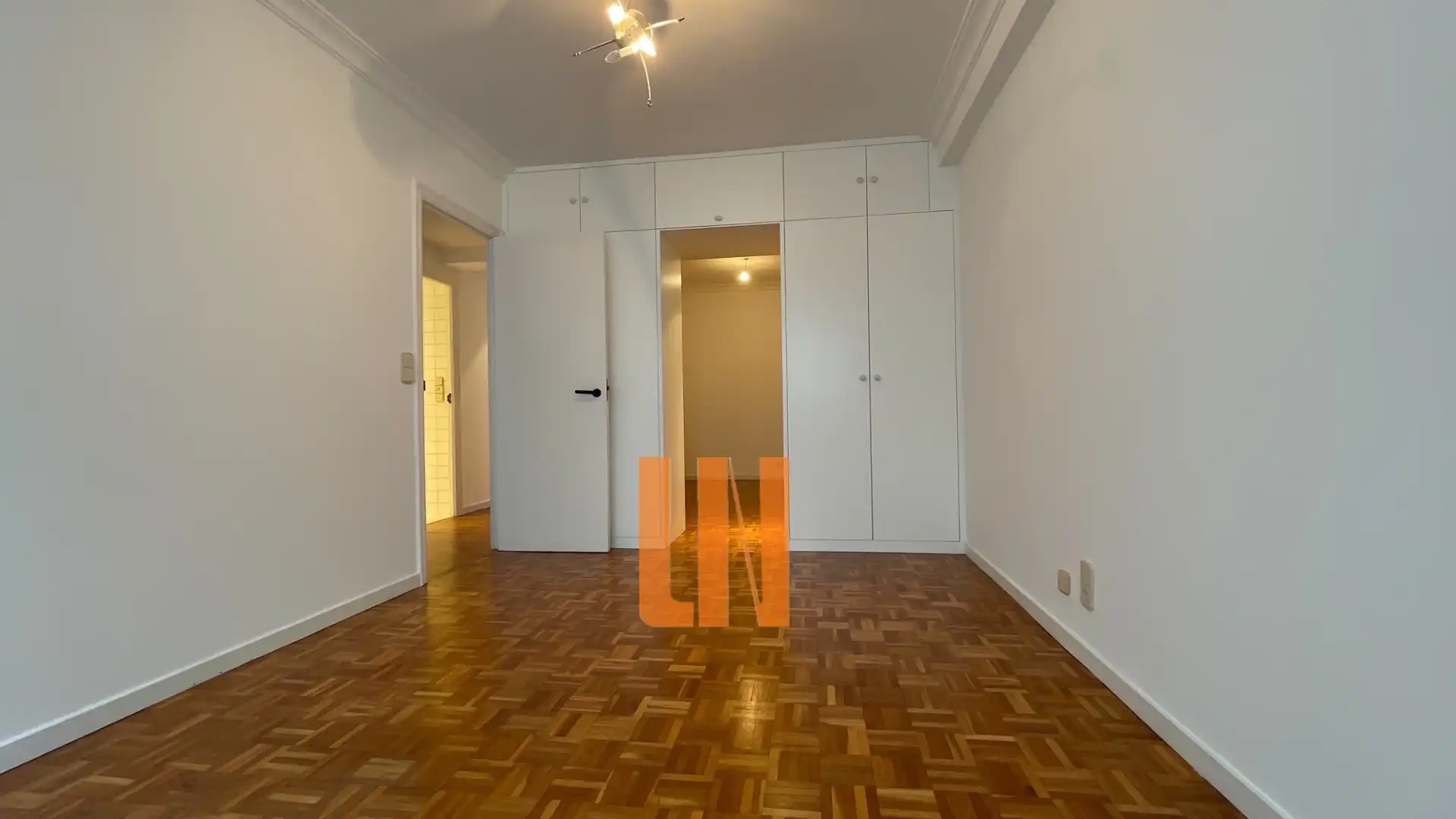 Schlafzimmer von Wohnung zur Miete in A Coruña Capital  mit Heizung, Parkett und Ofen