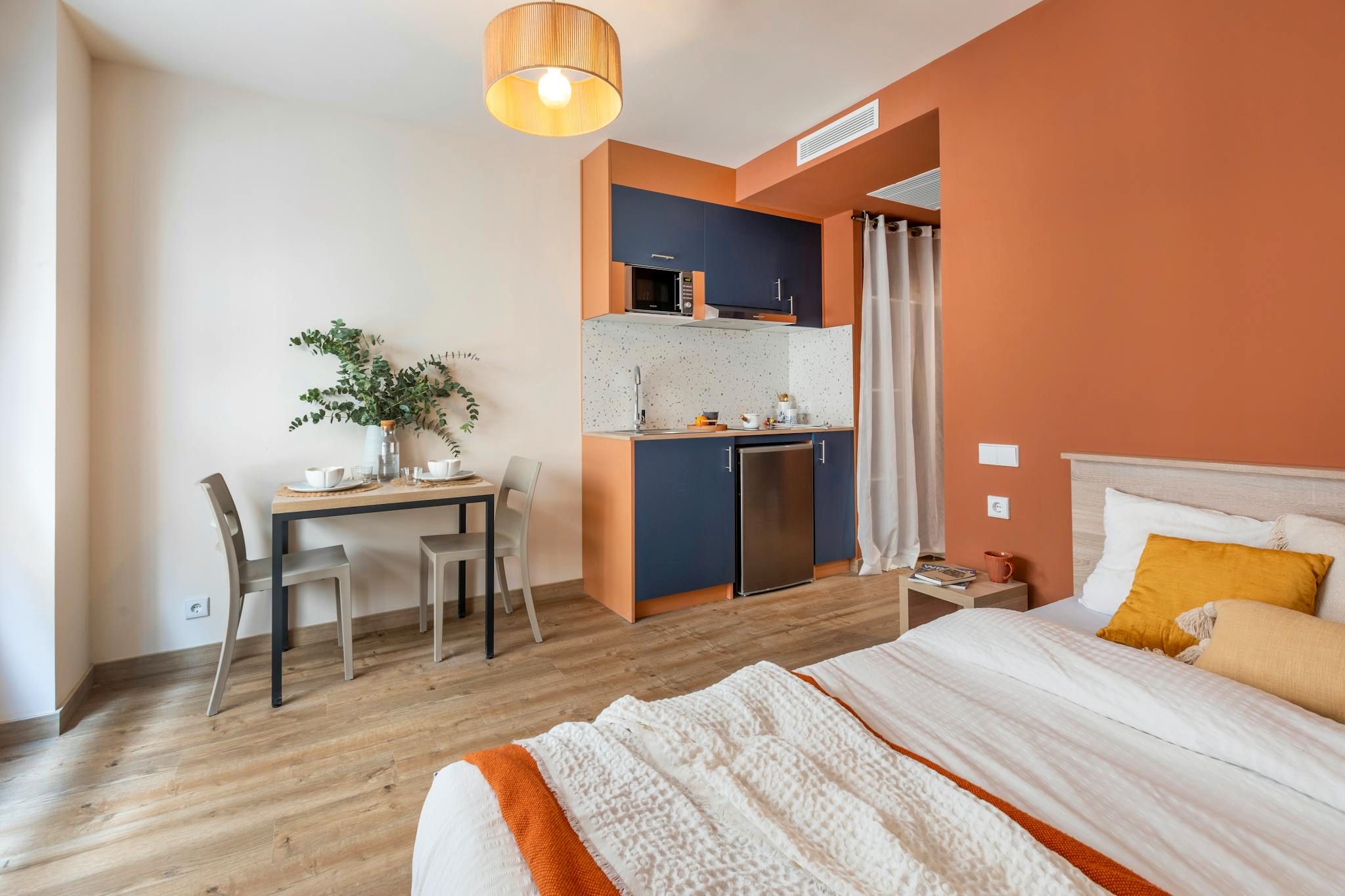 Habitación de Piso de alquiler en  Valencia Capital con Aire acondicionado, Calefacción y Amueblado