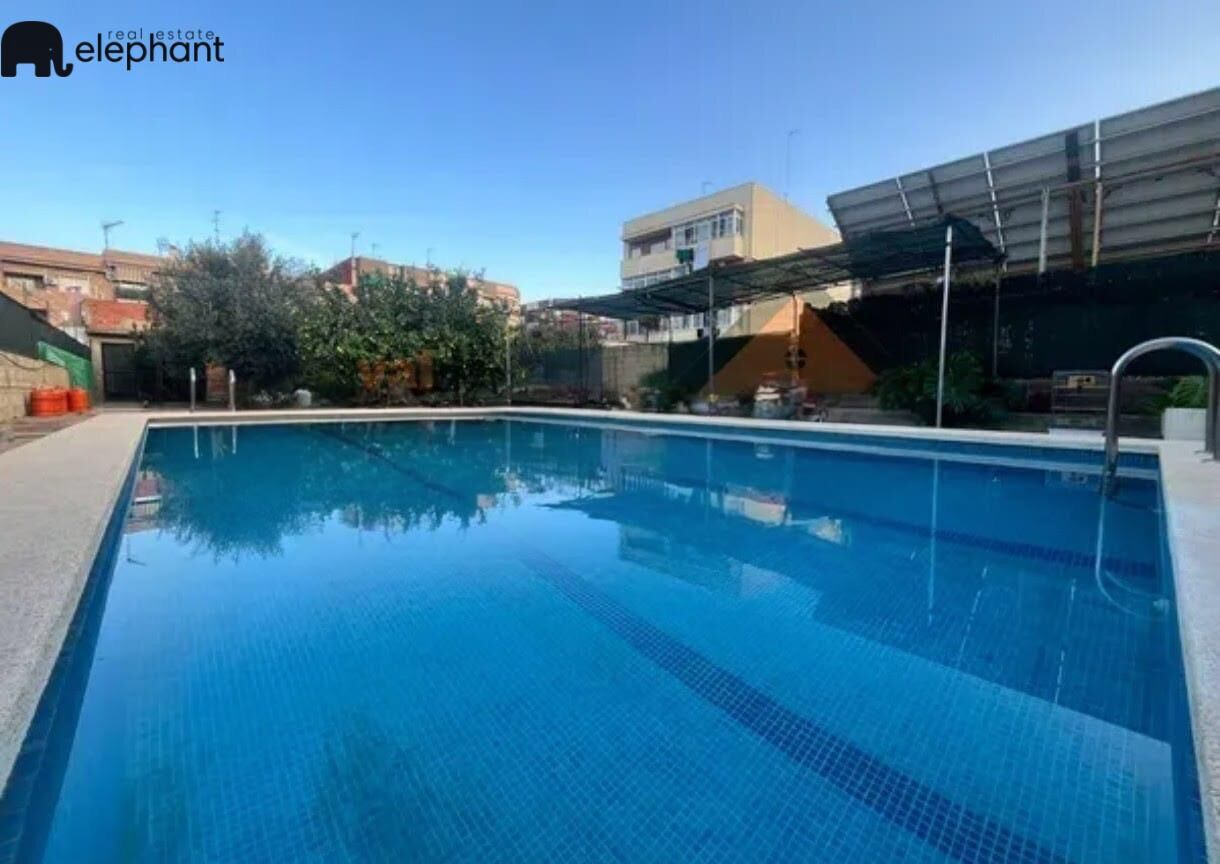 Swimming pool of House or chalet for sale in Torrent  with Air Conditioner, Heating and Private garden