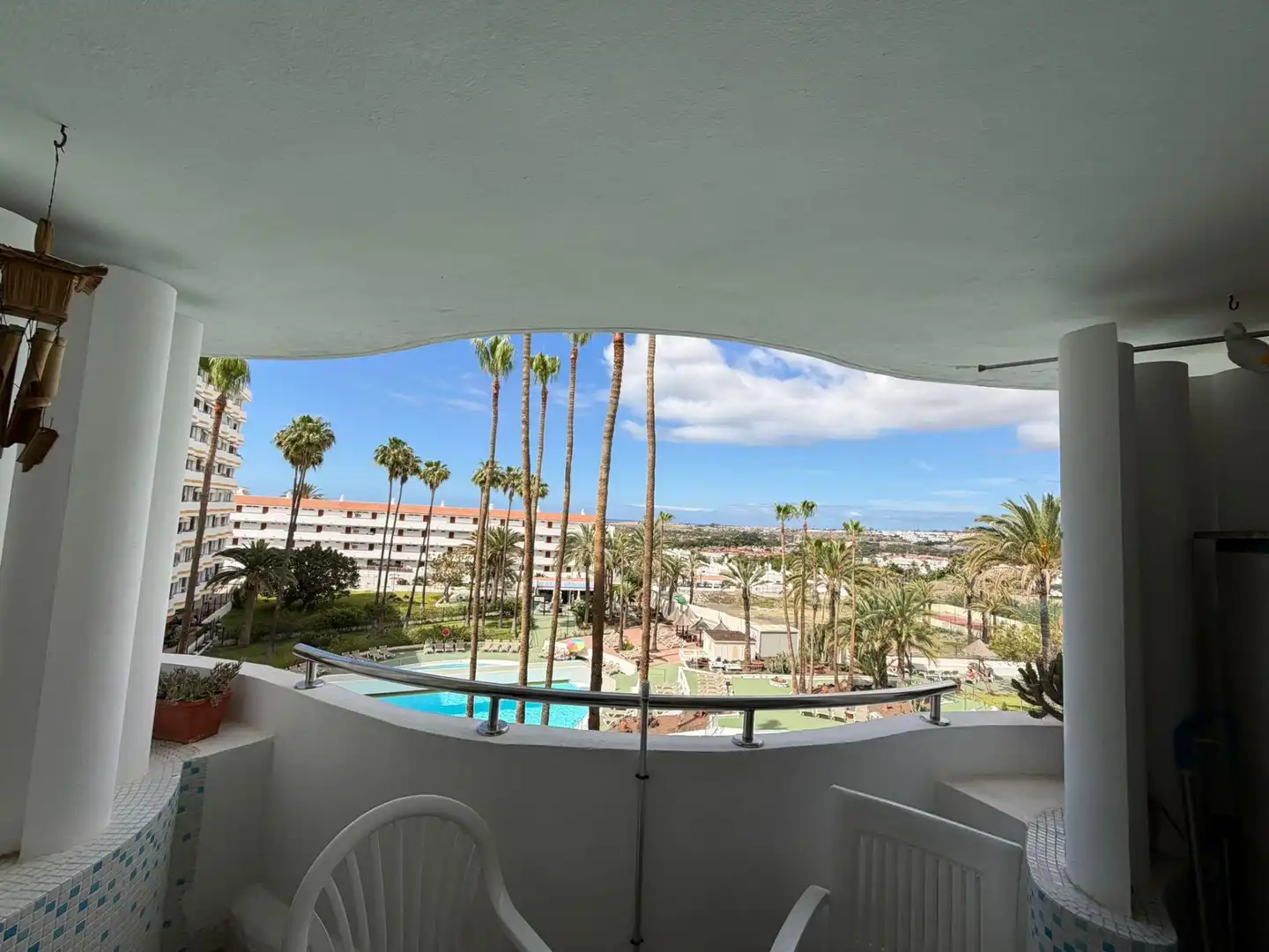 Terraza de Apartamento en venta en San Bartolomé de Tirajana con Amueblado y Piscina comunitaria