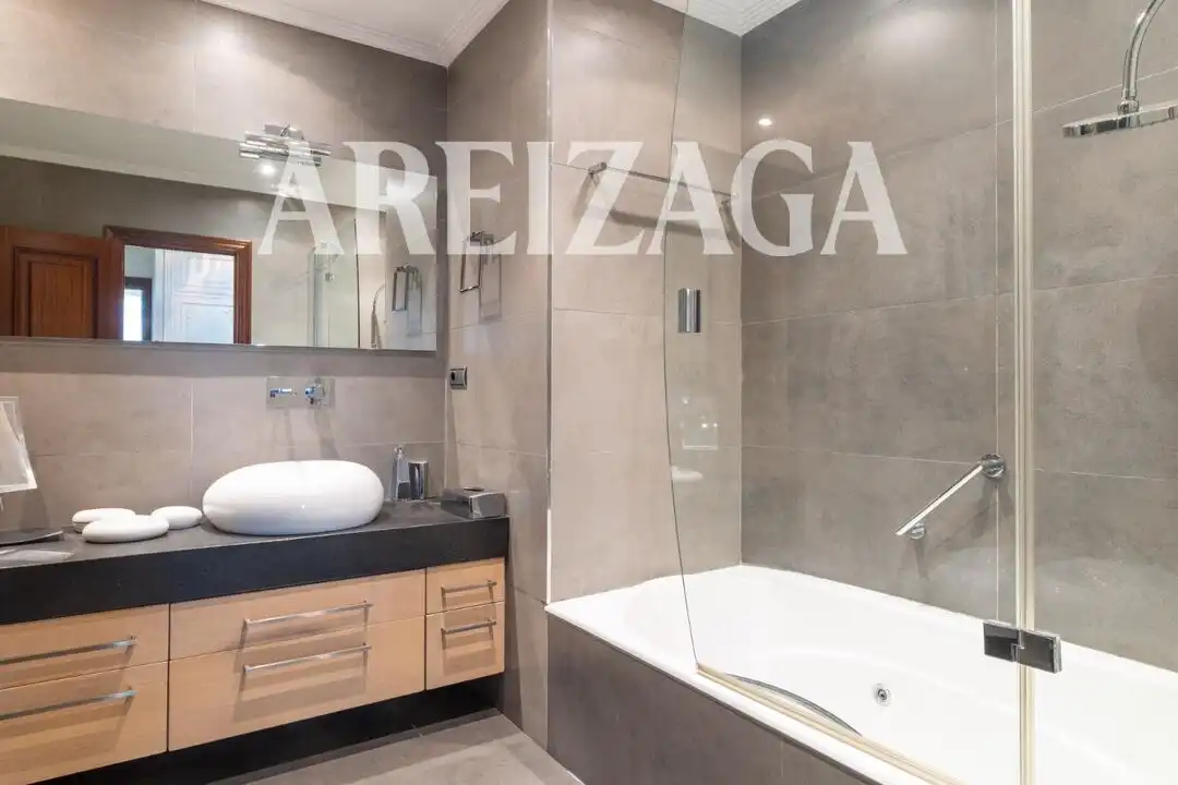 Piso con terraza en venta en Calle Zubieta, imagen 35