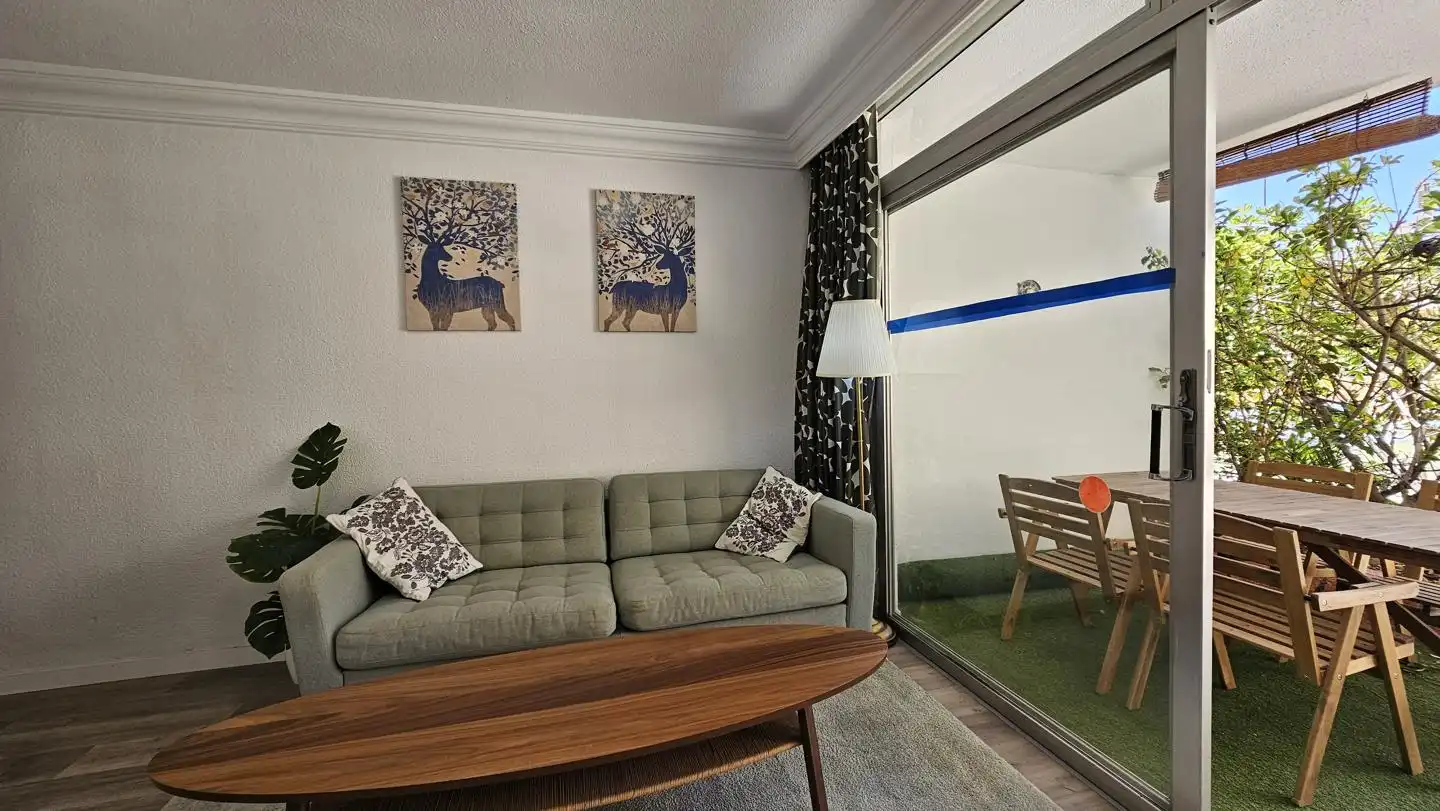 Sala d'estar de Planta baixa en venda en San Bartolomé de Tirajana amb Terrassa, Moblat i Piscina comunitària