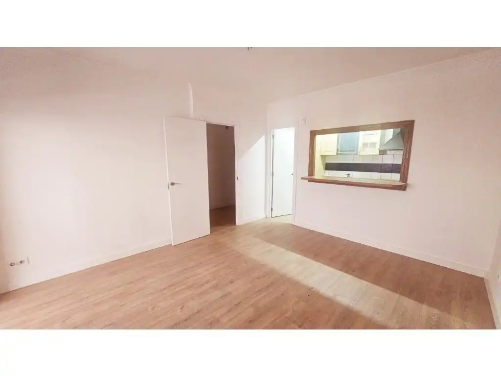 Piso en venta en Carrer de Jovara, Calella