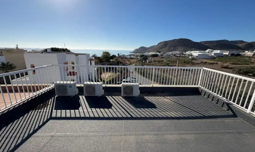 Vista exterior de Casa o xalet en venda en Níjar amb Aire condicionat, Terrassa i Moblat