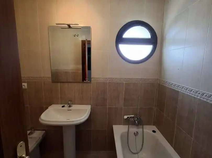 Baño de Piso de alquiler en Castellar de la Frontera, Cádiz