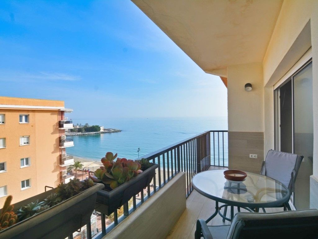 Terrace of Flat for sale in Fuengirola  with Air Conditioner, Swimming Pool and Furnished
