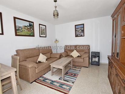 Living room of Flat for sale in Ronda  with Terrace and Furnished