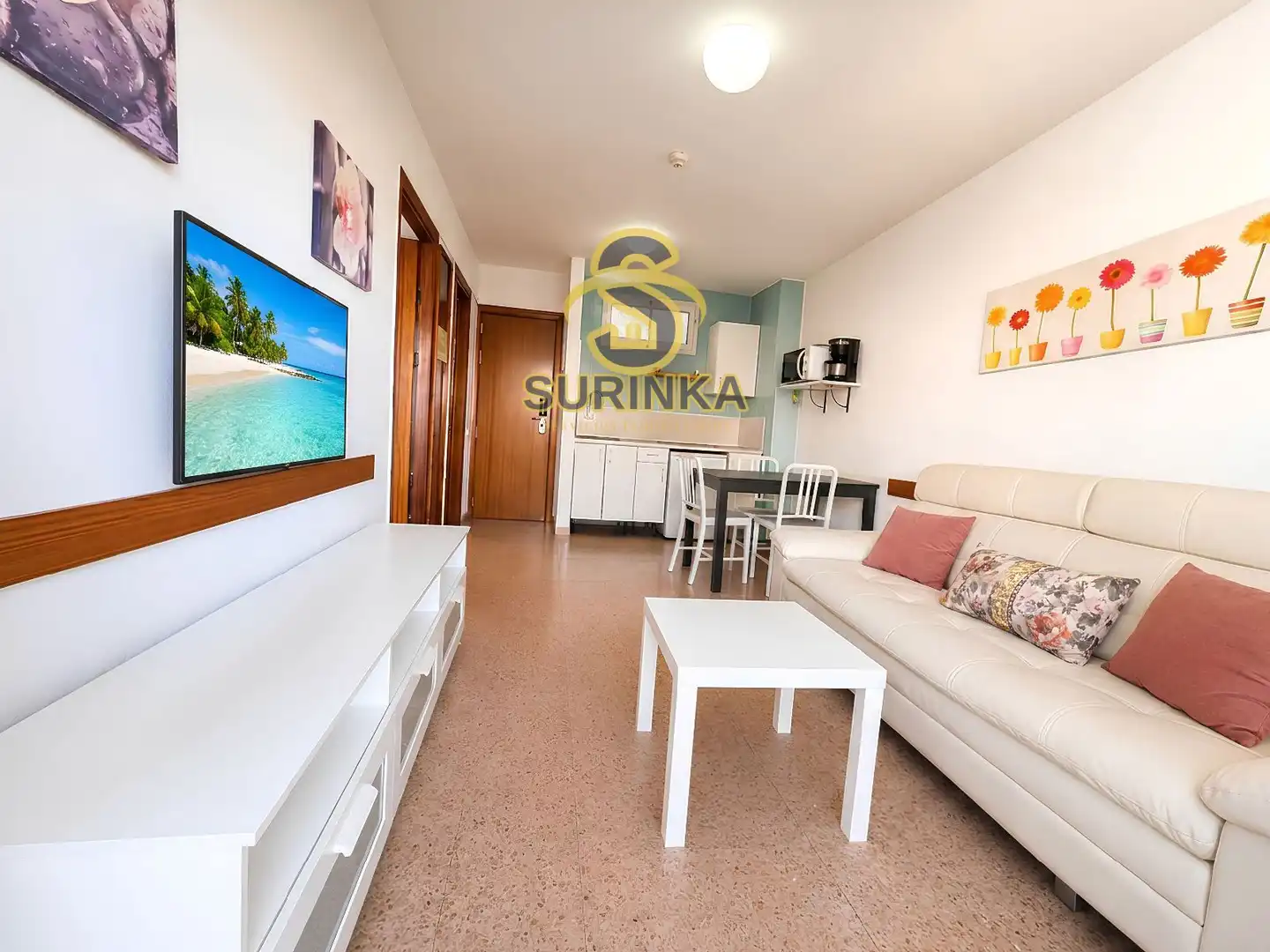 Sala de estar de Apartamento en venta en San Bartolomé de Tirajana con Terraza, Piscina y Amueblado