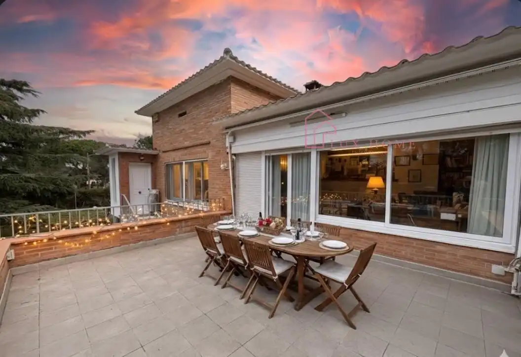 Chalet con piscina en venta en Vilanova del Vallès, imagen 3