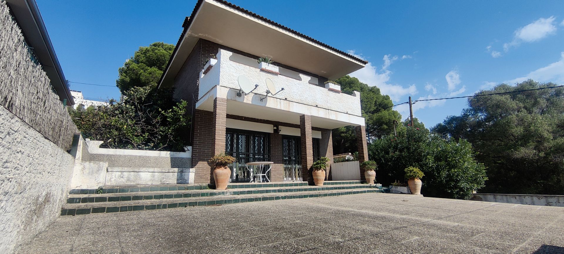 Vista exterior de Casa o xalet en venda en Calafell amb Jardí privat, Terrassa i Traster