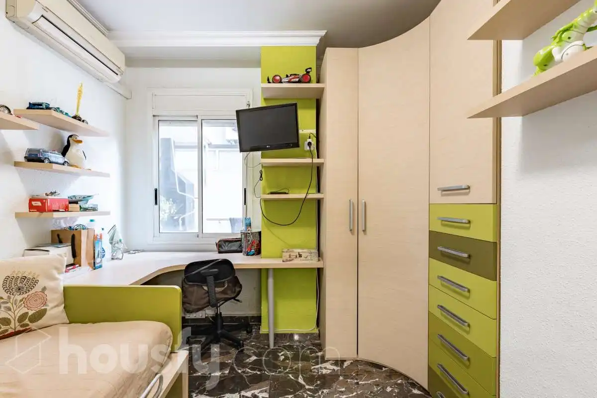 Bedroom of Flat for sale in Pallejà  with Air Conditioner, Heating and Balcony