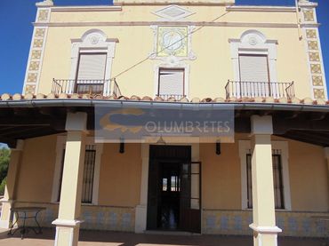 Chalet con balcón en venta en Oeste