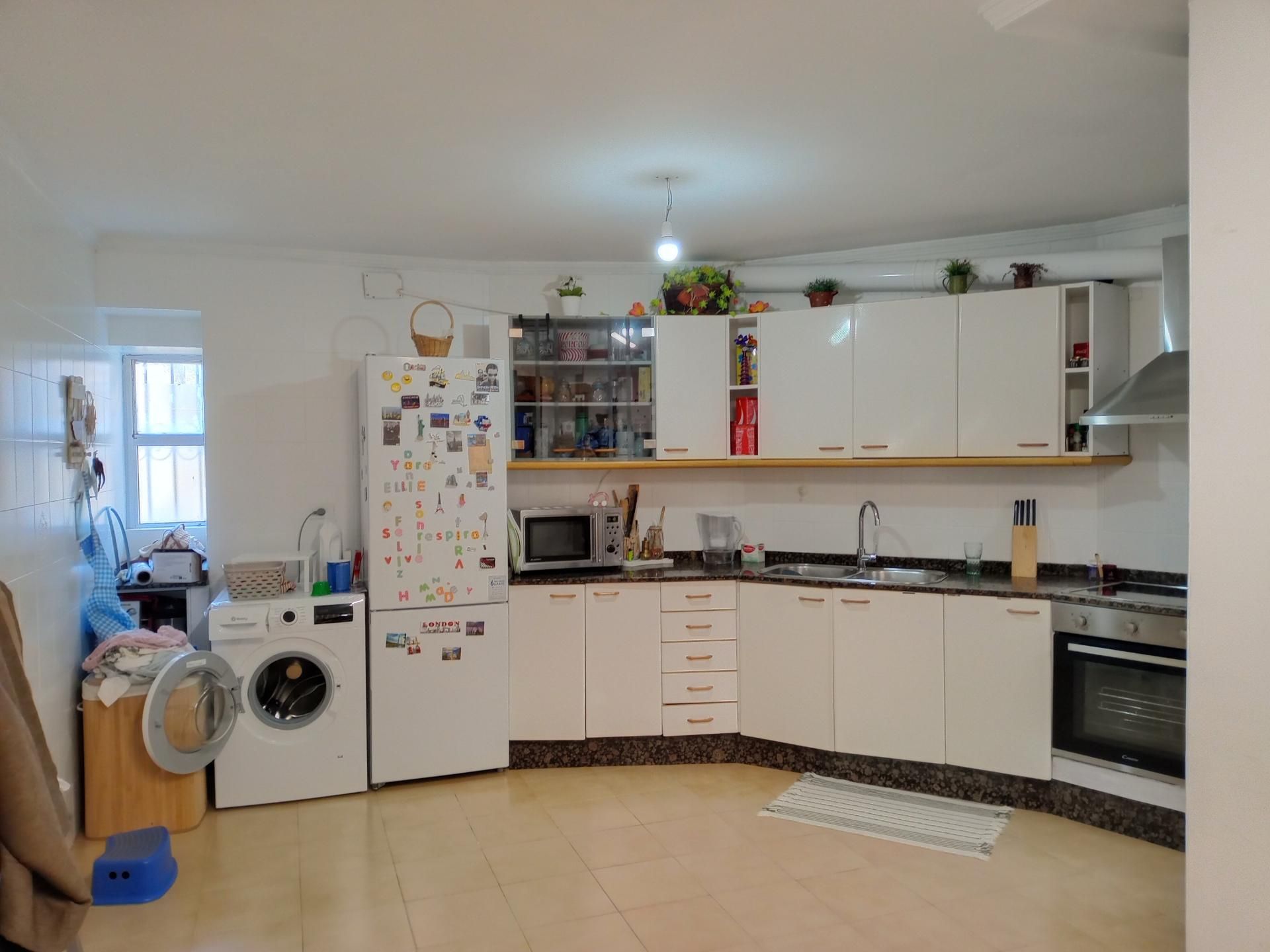 Cuina de Casa o xalet en venda en Vigo  amb Calefacció i Terrassa