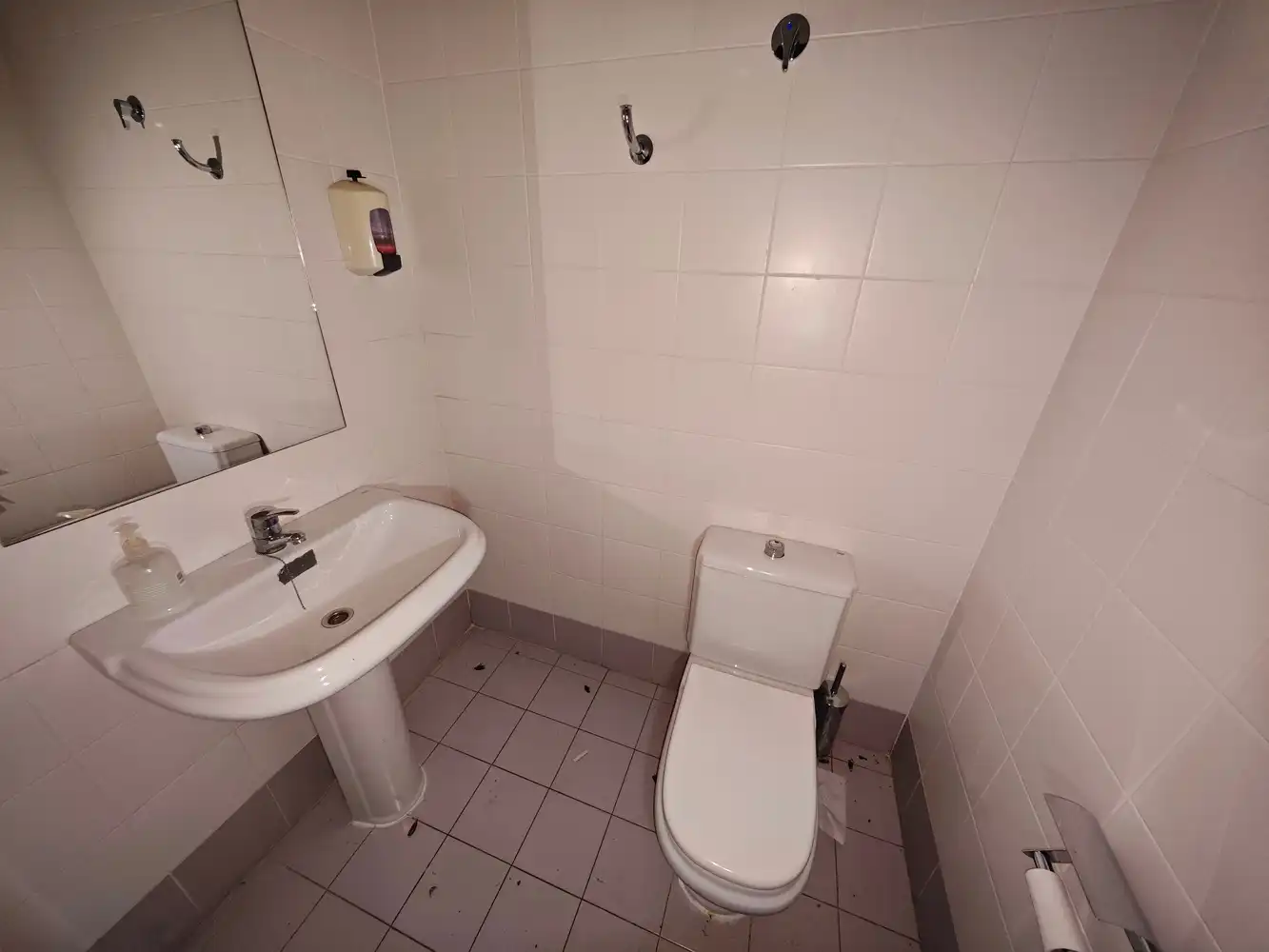 Baño de Local en venta en Alicante / Alacant con Aire acondicionado