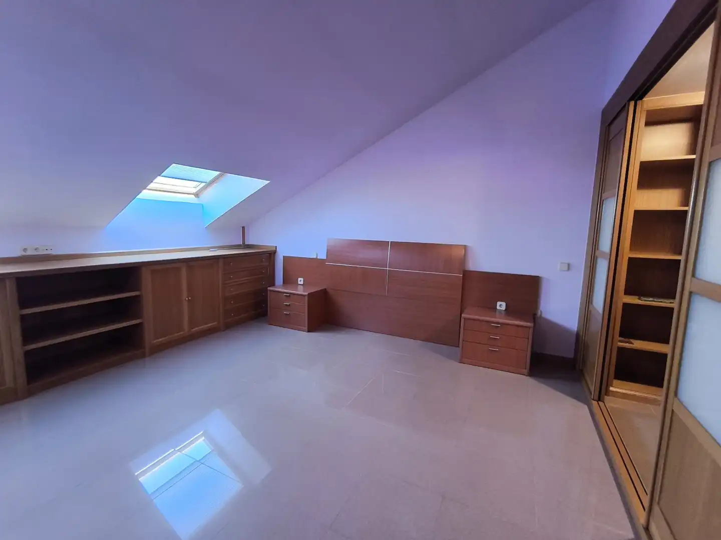 Habitación de Dúplex en venta en Sevilla la Nueva con Aire acondicionado, Calefacción y Terraza
