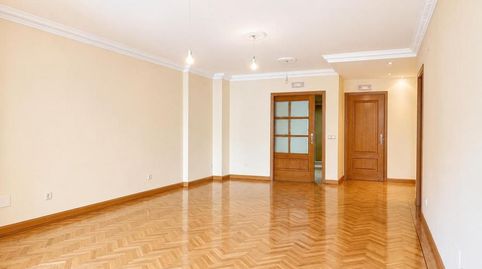 Photo 4 of Flat for rent in Calle de Sangenjo, La Paz, Madrid Capital