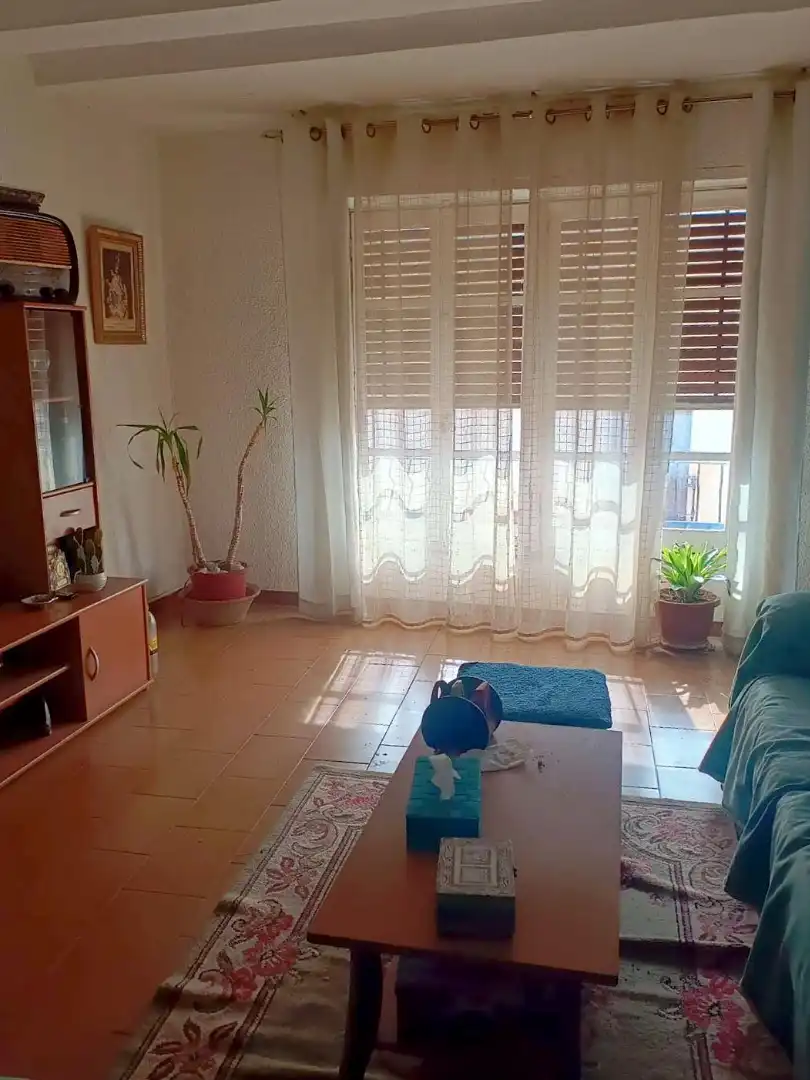 Sala d'estar de Casa o xalet en venda en Venta del Moro amb Terrassa, Traster i Moblat