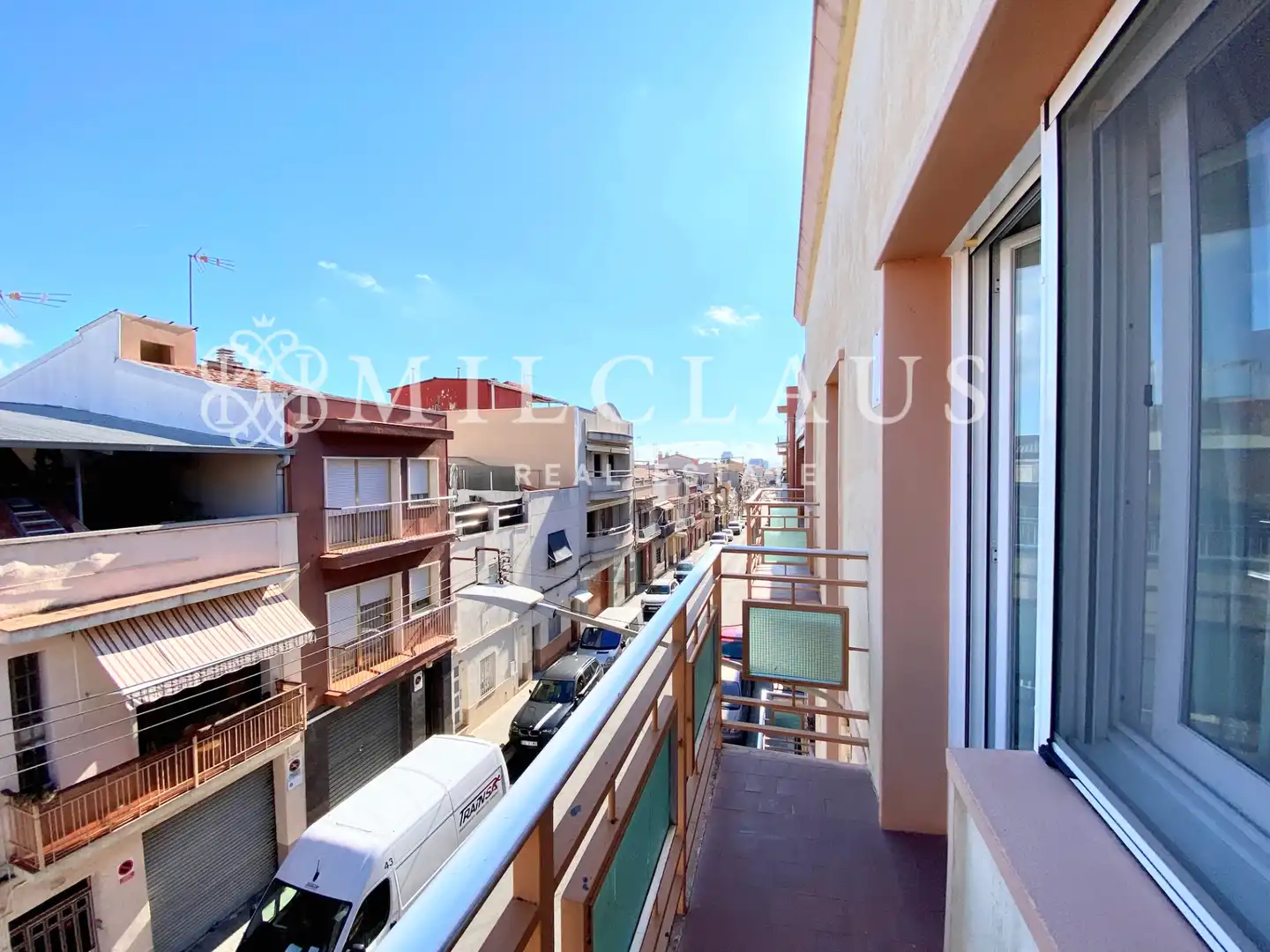 Vista exterior de Casa adosada en venda en Sabadell amb Aire condicionat, Calefacció i Terrassa