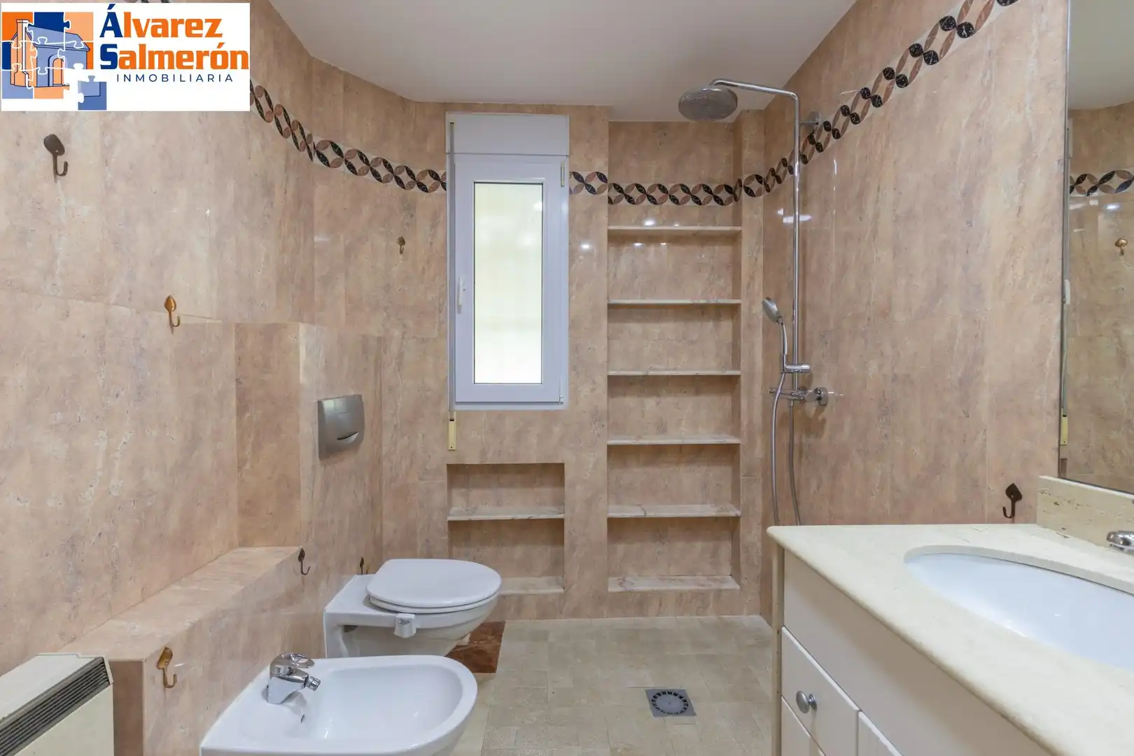 House with pool for sale in Avenida MONTEVIVE, imagen 24