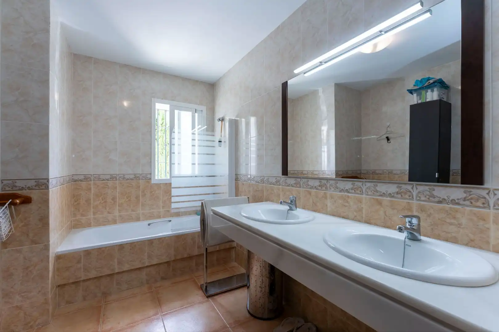 Bany de Casa o xalet en venda en Coín amb Piscina