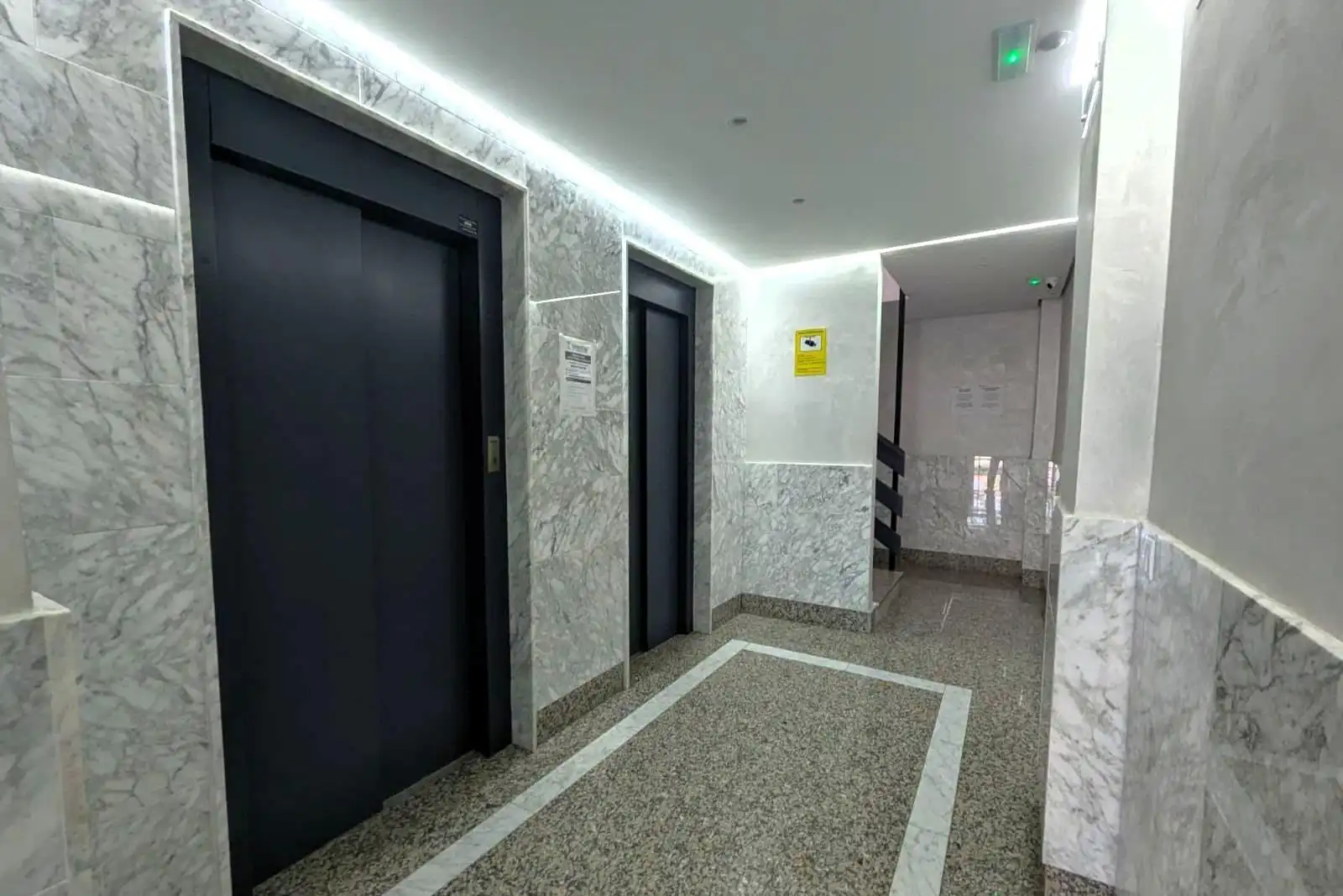 Apartamento con terraza en venta en Avenida Av. de Pinoso 12, imagen 21