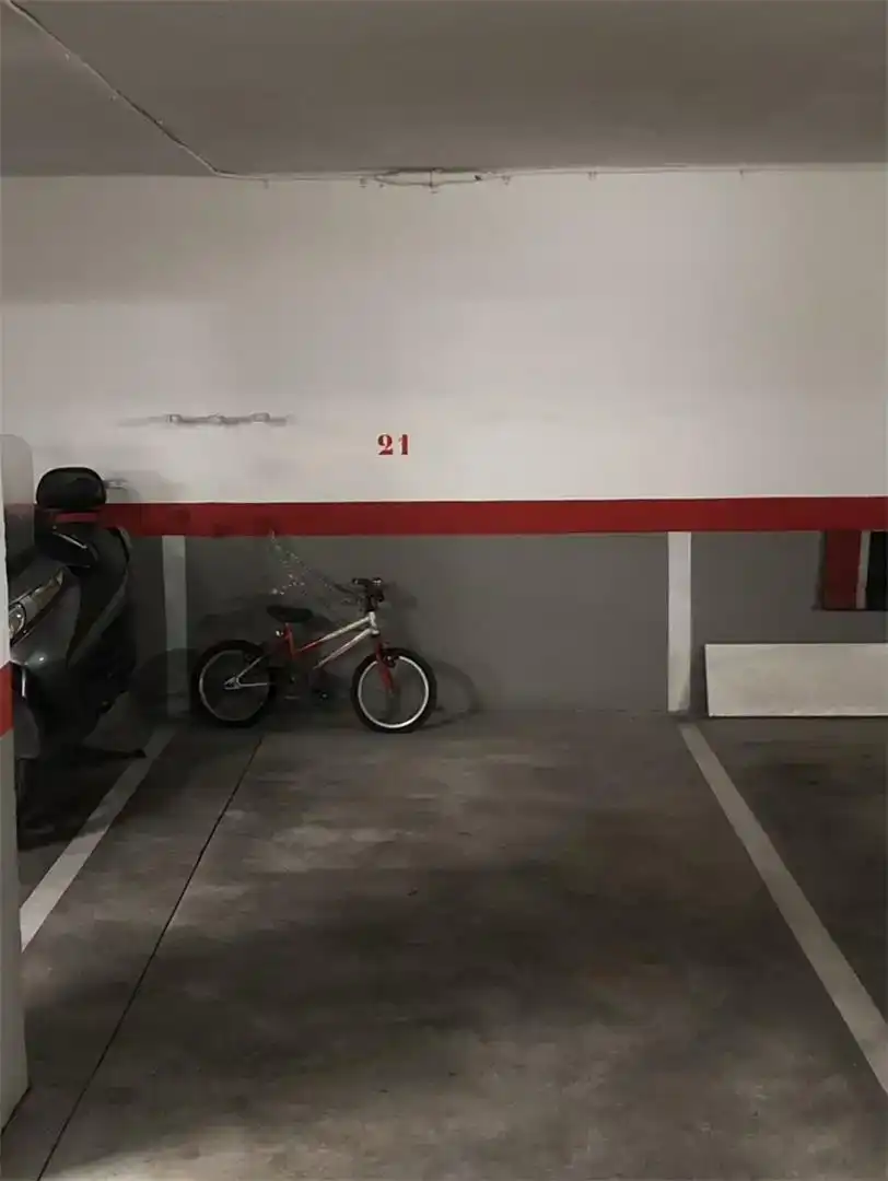 Parking of Garage for rent in Valencia