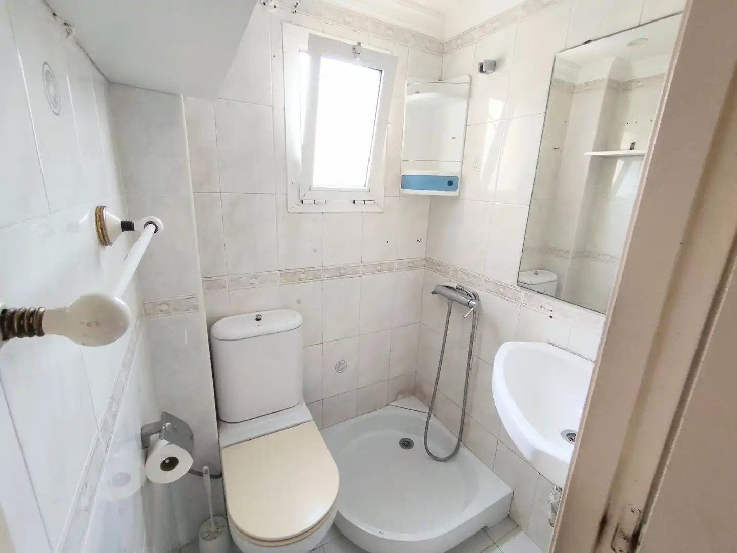 Flat with lift for sale in Barri dels Escriptors, imagen 4