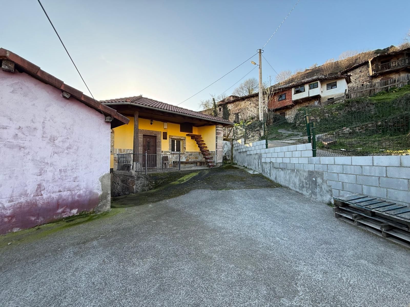 Außenansicht von Country house zum Verkauf in Teverga mit Möbliert