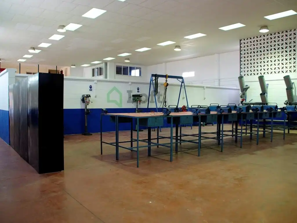 Nau industrial en venda en Badajoz