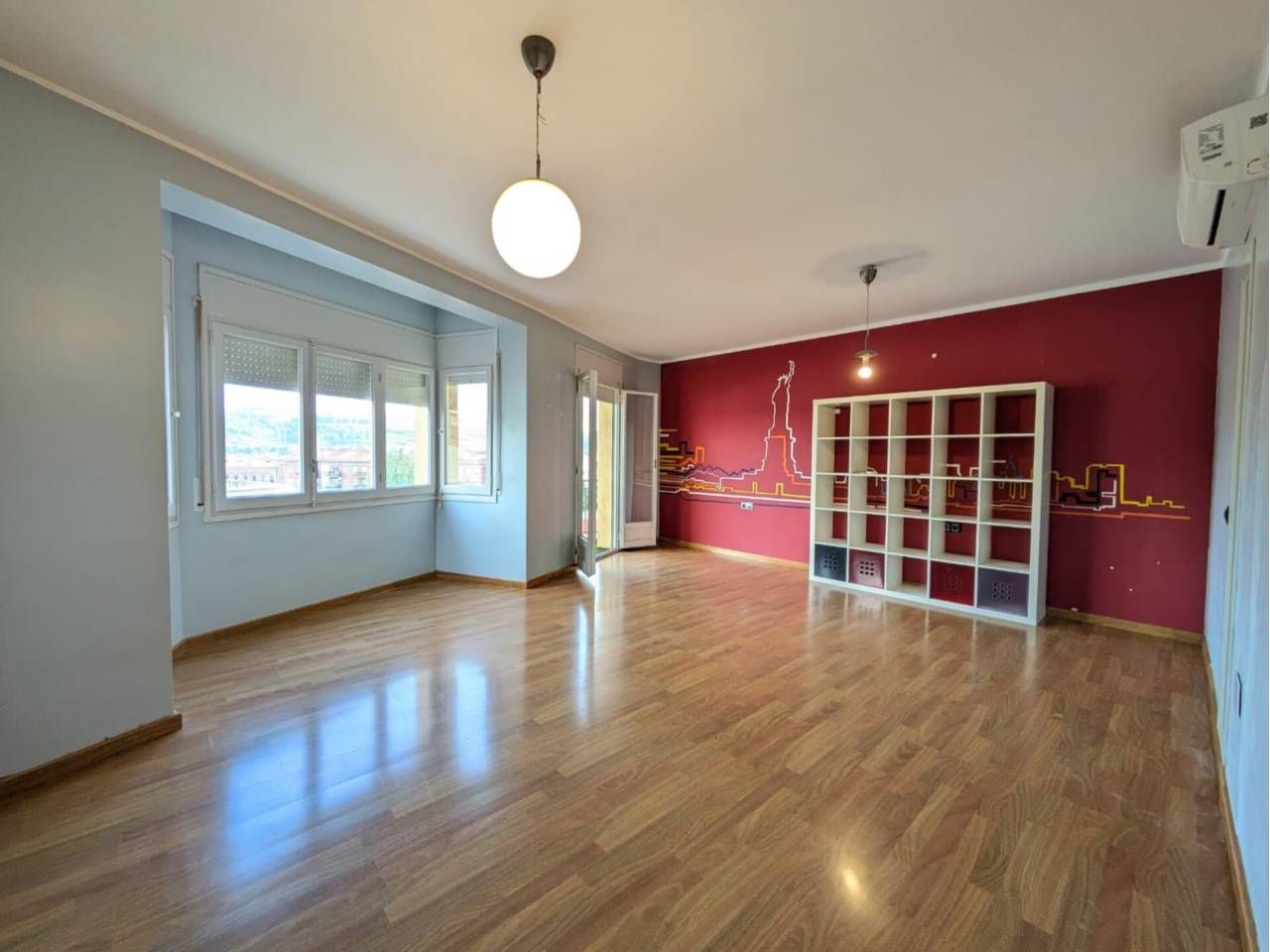 Living room of Flat for sale in Sant Sadurní d'Anoia  with Air Conditioner, Parquet flooring and Terrace